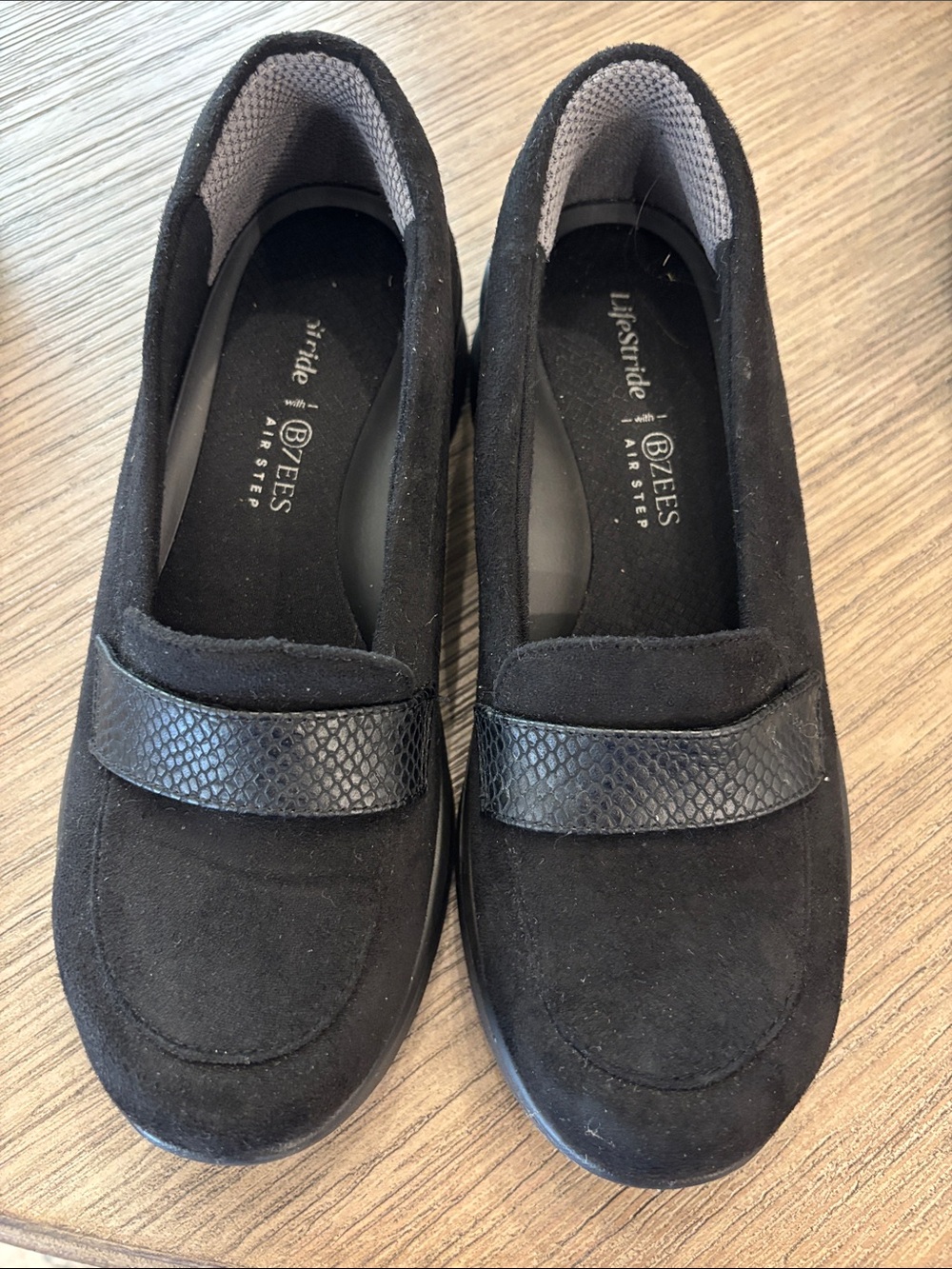 Life Stride BZEES Black Slip-On Loafers with Textured Strap